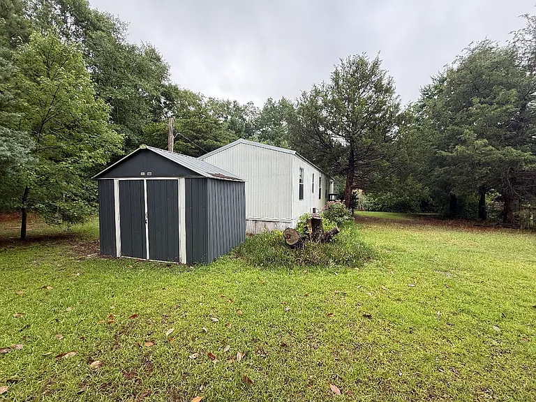 Cougar Dr — Photo 17