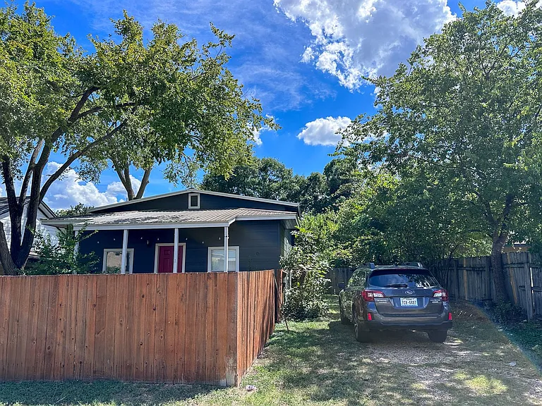 611 Nelray Blvd #B — Photo 36