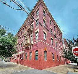 564 Jersey Avenue, #4