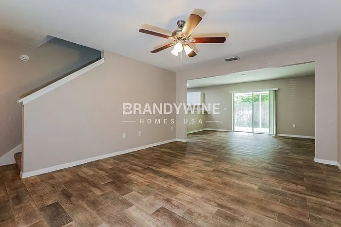 Building Photo - 209 Woodknoll Pl