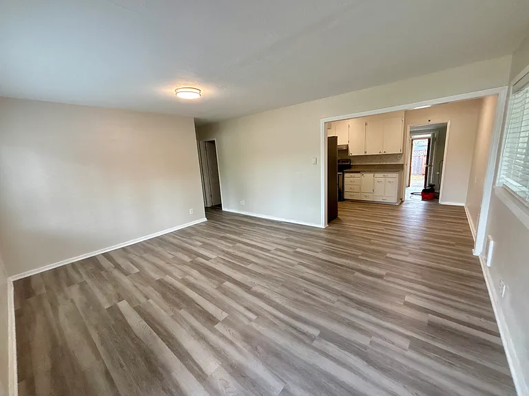815 Edmonds Ave NE — Photo 4