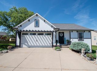 8713 Willow Creek Dr, Jenison, MI 49428