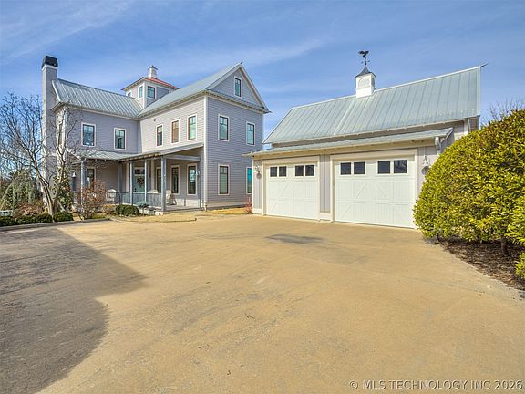 3rd image of 76 Ridgeline Rd