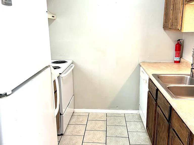 2406 Blanco Dr #D — Photo 4