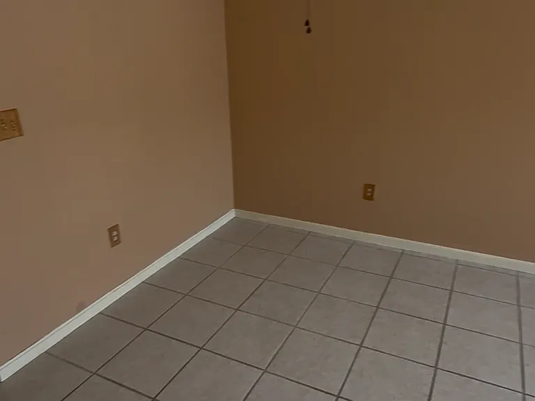 3182 Westdale Ct — Photo 4