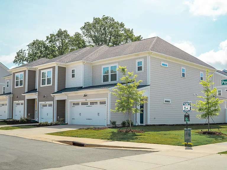 Oak Lake Townhomes — Photo 50