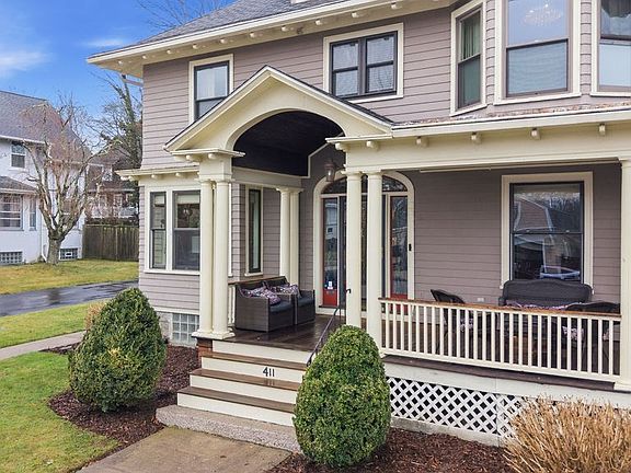 3rd image of 411 Stewart St