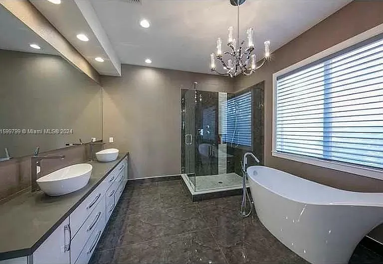 513 Palm Dr — Photo 19