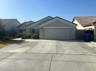 8927 Stallion Springs Dr, Bakersfield, CA 93311