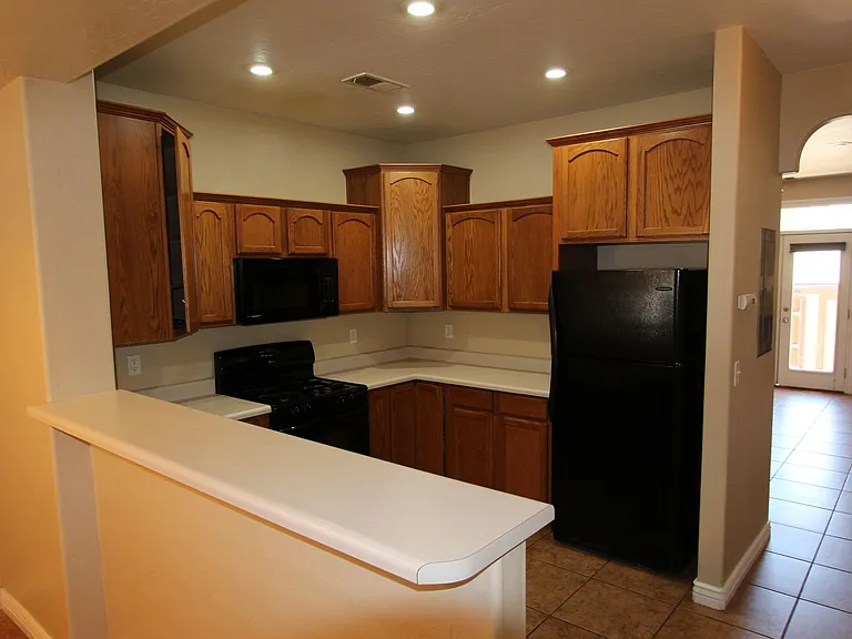 1535 E Payton Way — Photo 6