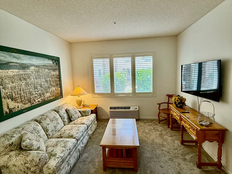 555 Highland Dr #115 — Photo 13
