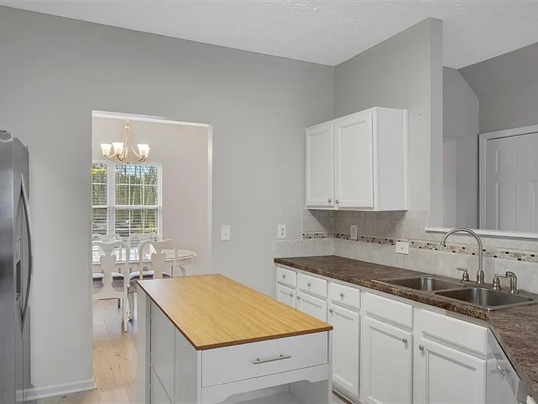 940 Tree Creek Blvd — Photo 14