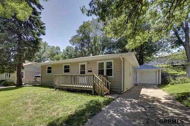 1st image of 3234 S 40th St