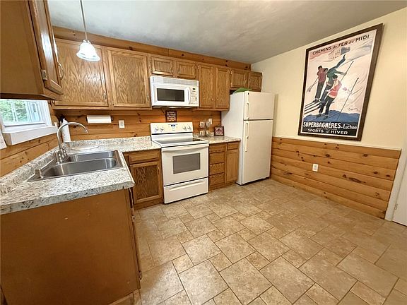 5th image of 126 Brallier Dr