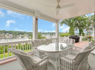 3 Shore Ct, Huntington, NY 11743