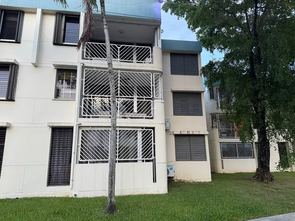 690 Avenue Cesar Gonzalez Cond Chateau, San Juan, PR