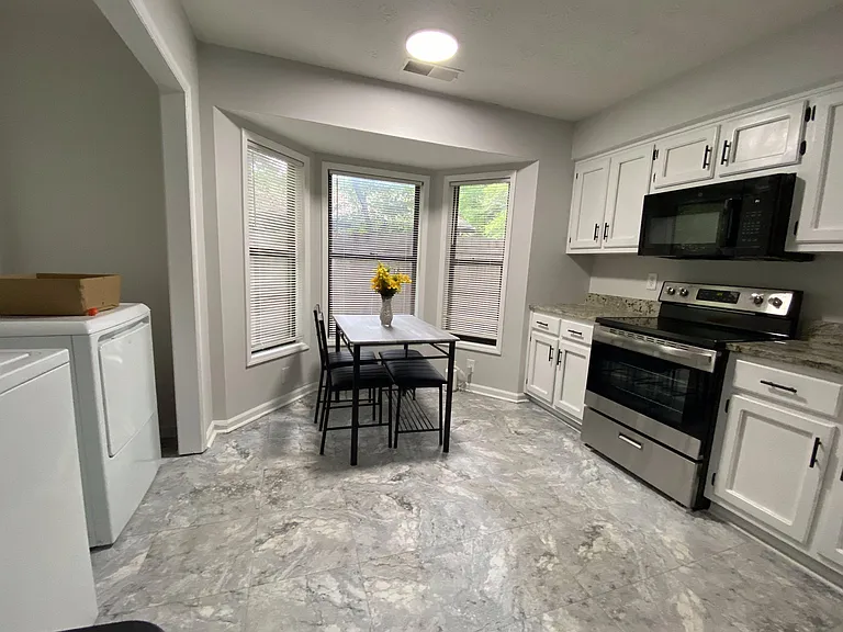 Habersham Dr — Photo 9