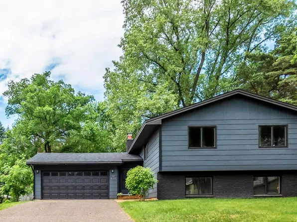 4519 Oak Leaf Dr, Vadnais Heights, MN 55127