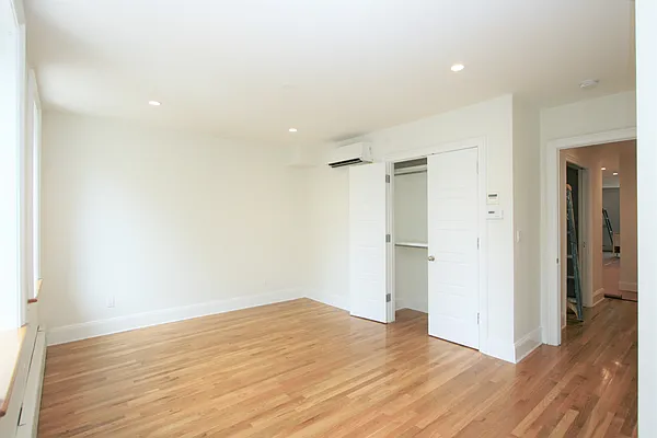 Rented by R New York | media 6