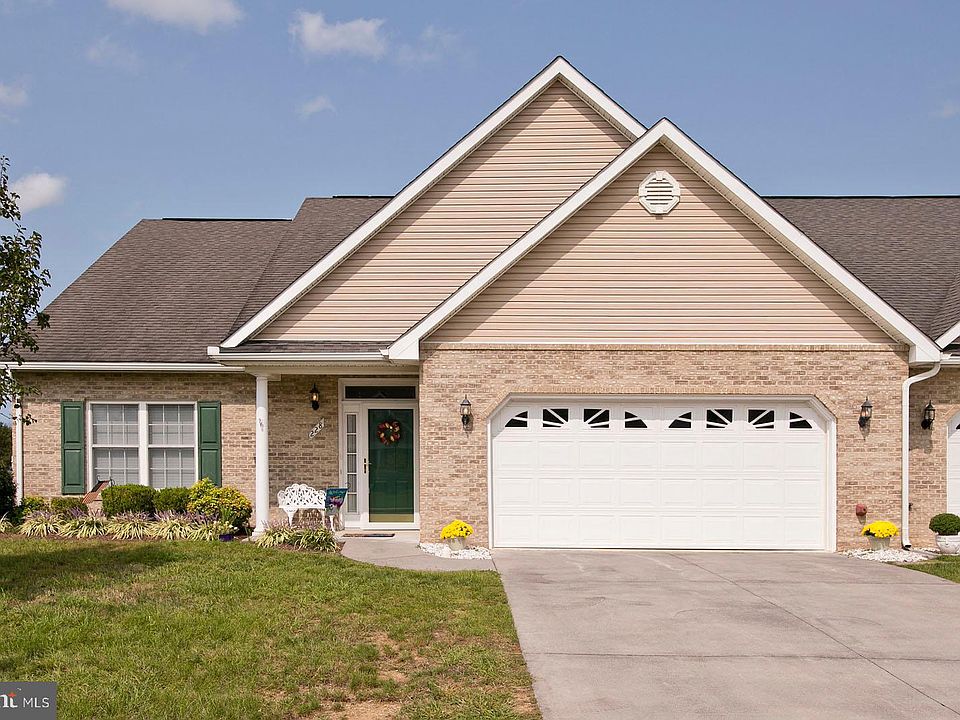 1st image of 228 Lynn Dr