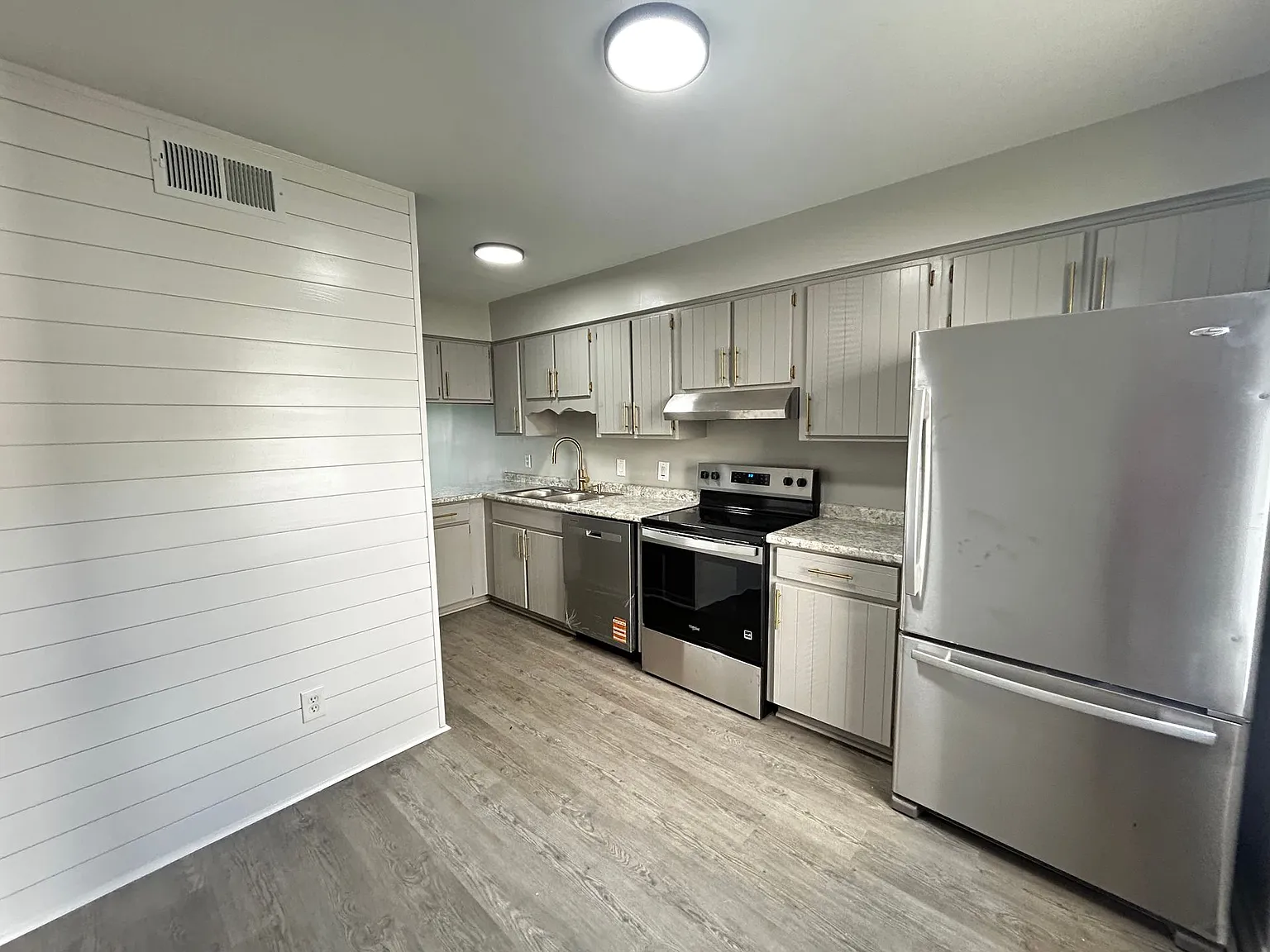 Willow Trace Apartments — Photo 2