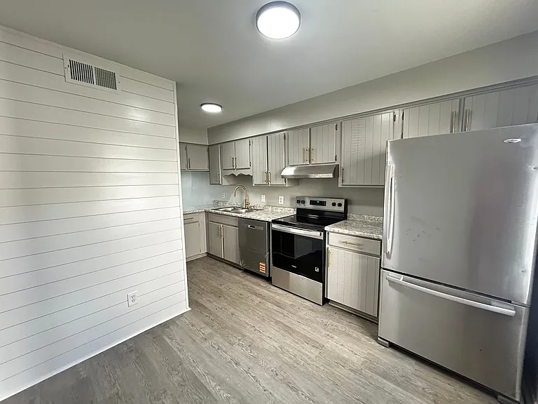 Willow Trace Apartments — Photo 2