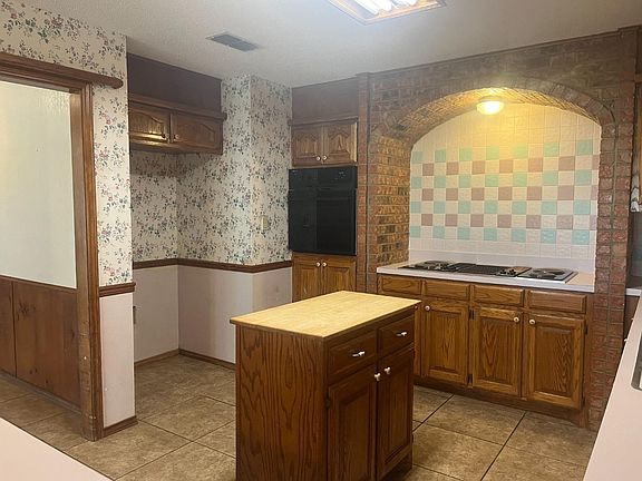 4th image of 402 N Xenia Ave