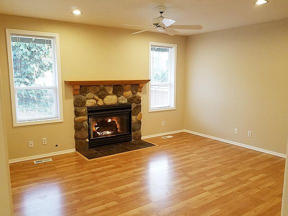 5th image of 736 Van De Vanter Ave