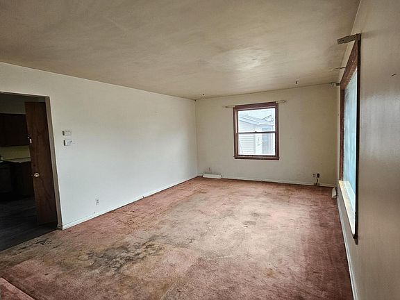 5th image of 415 Mulford Dr SE
