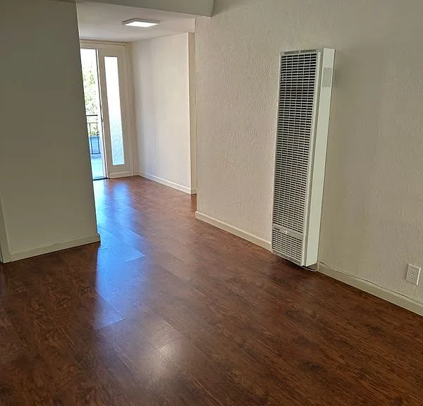 1405 Oak Grove Ave #104 — Photo 4