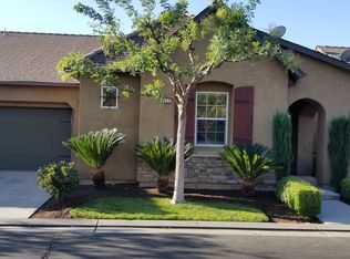 3622 Vermont Ln, Clovis, CA 93619