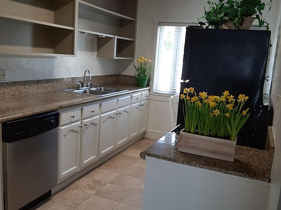 3rd image of 3124 Broadway #3124