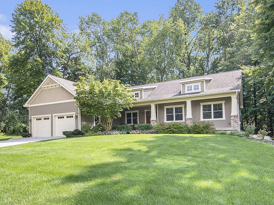 1st image of 4617 Sundial Dr NE
