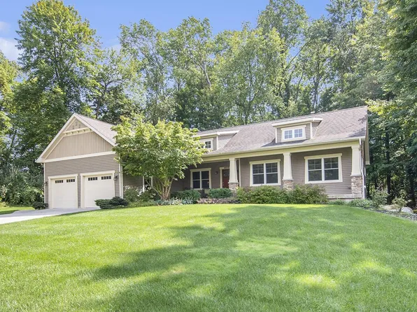 4617 Sundial Dr NE, Grand Rapids, MI 49525