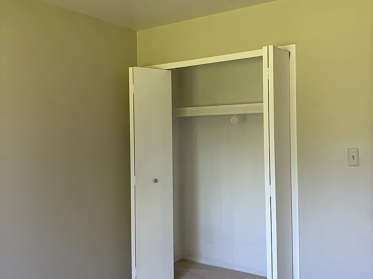 15786 Dupage Blvd — Photo 9