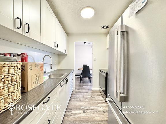 3rd image of 936 Glen St #203