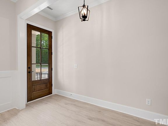 3rd image of 1005 Laurelwood Dr #2