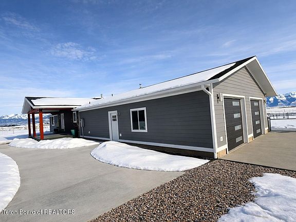 5th image of 963 Stump Creek Rd