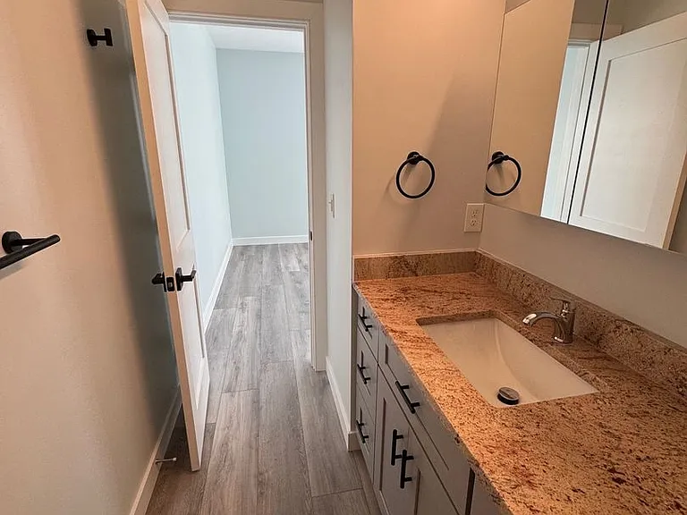 310 BARNSTABLE ROAD RESIDENCES LLC — Photo 35