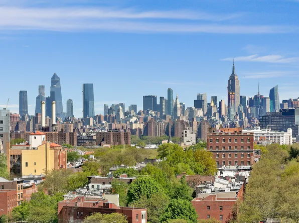 550 Vanderbilt Avenue image 1 of 14