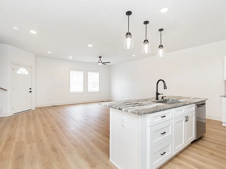 1307 E 22nd St — Photo 12