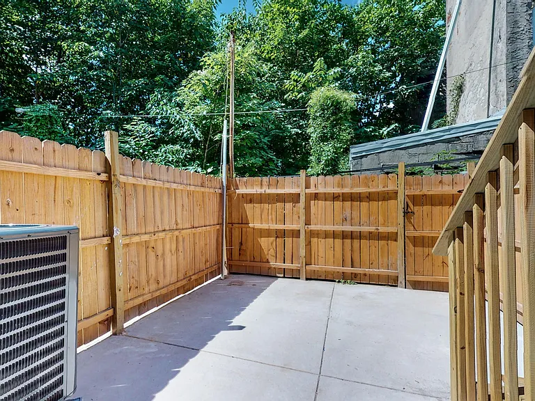 650 N 36th St #1 — Photo 15