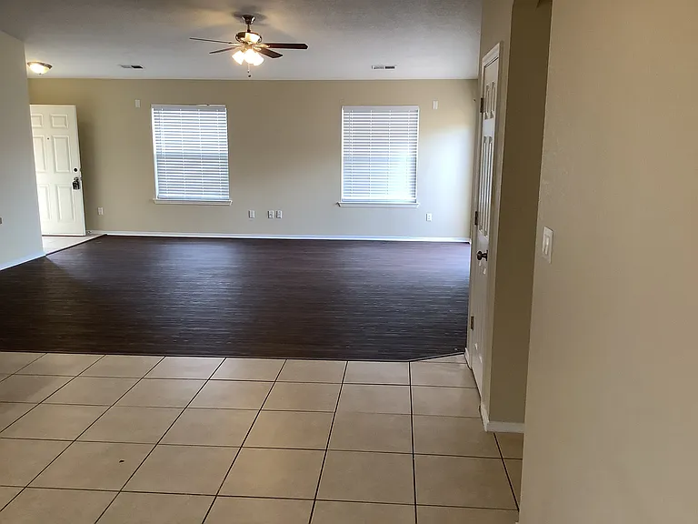 6609 Country Hills Ct NW — Photo 8