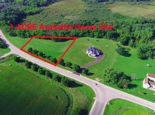 38902 Bloomfield Rd, Burlington, WI 53105