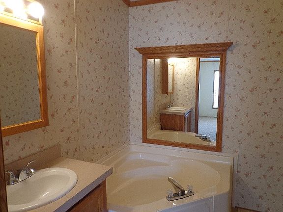 5th image of 9397 Wharf Dr