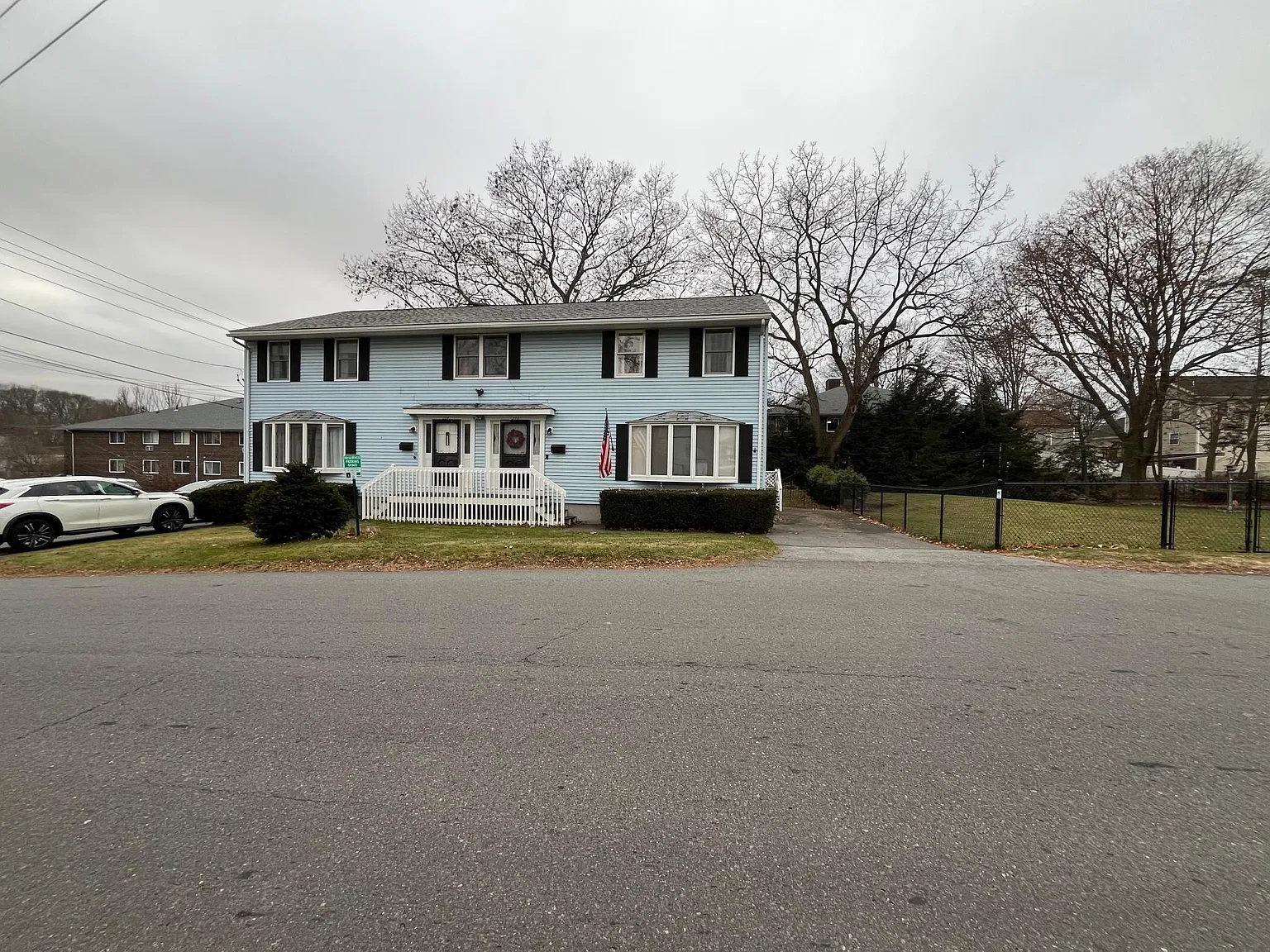 296 Humphrey St — Photo 1