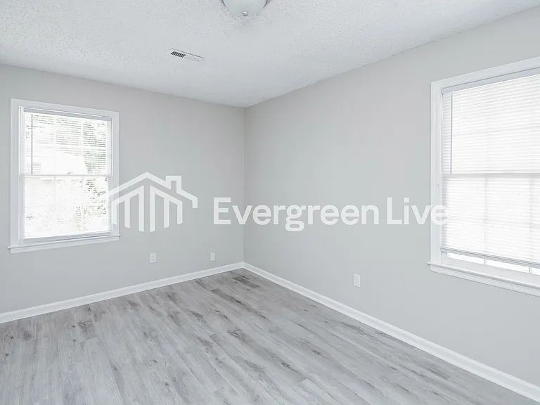 1029 Natchez Trl — Photo 11