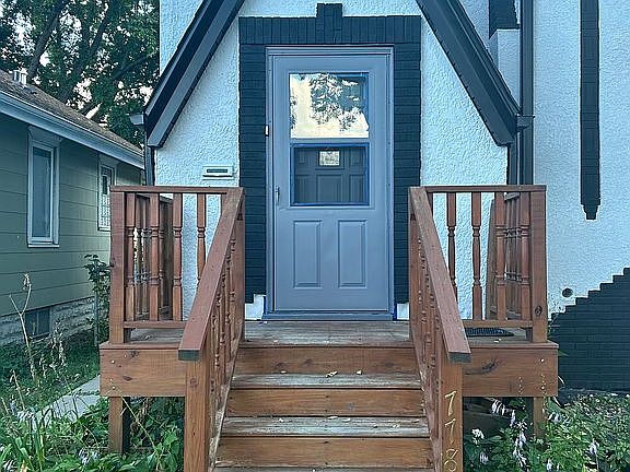 3rd image of 778 Minnehaha Ave W