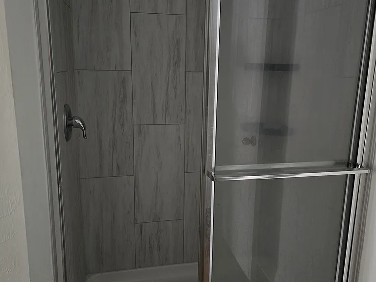 1421 Bush St W — Photo 7