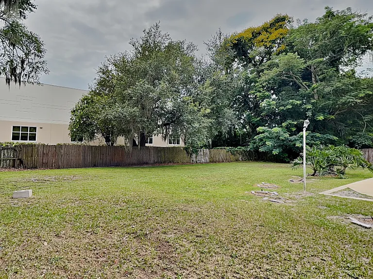 270 W Pineloch Ave #A — Photo 20